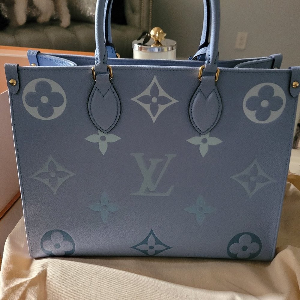 Louis Vuitton OnTheGo MM